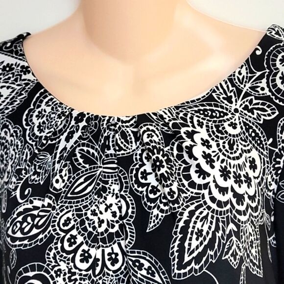Maggy L Black Stretch Dress w/ White Floral Design - Picture 5 of 8